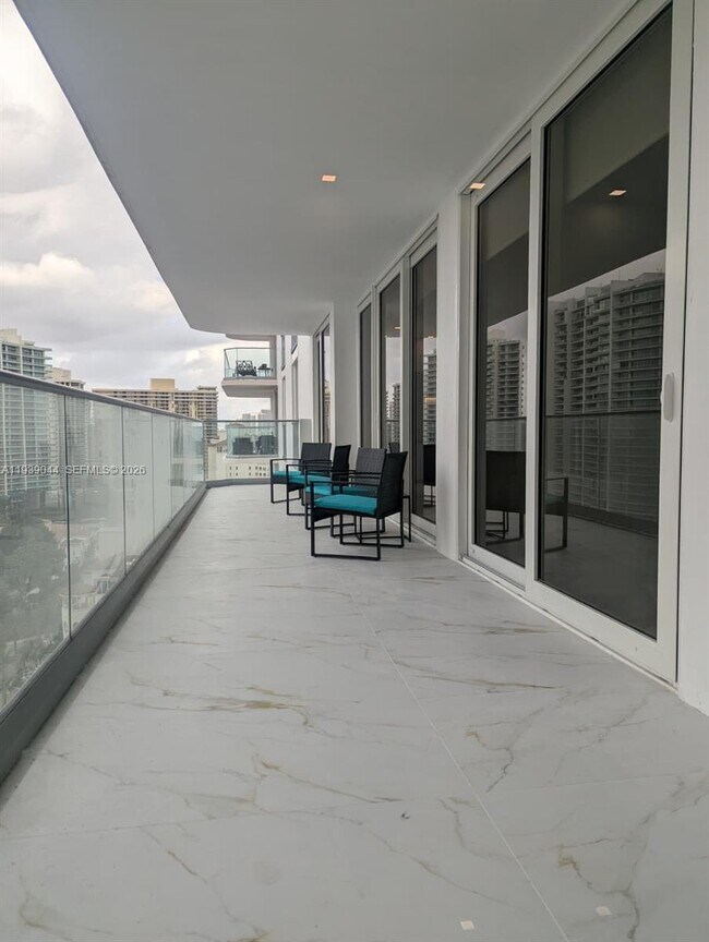 Building Photo - 19707 Turnberry Way