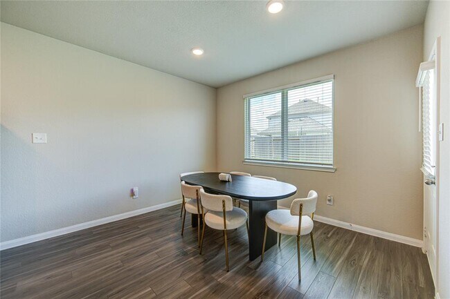 Building Photo - 2404 Shellcracker Dr