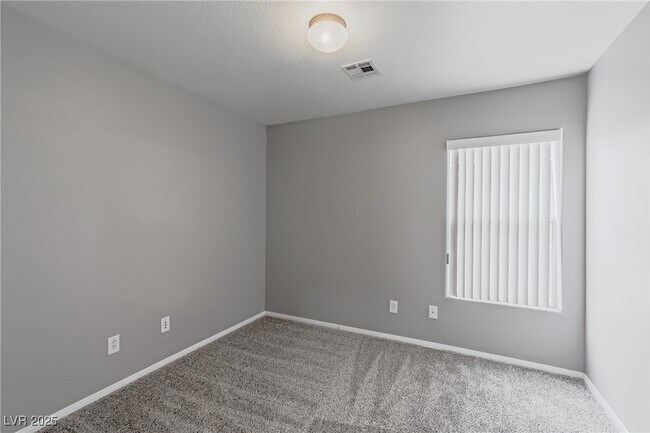 Building Photo - 776 Anacapri St