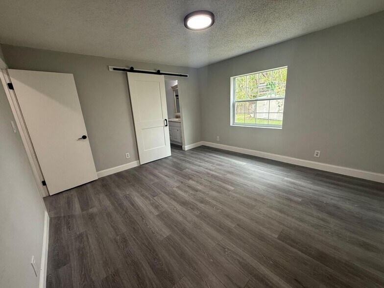 Building Photo - 130 Cascade Ave SE