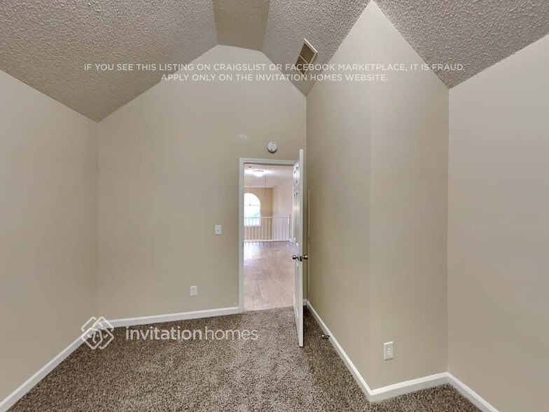 Building Photo - 6767 Mancha St