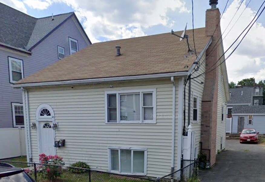 Building Photo - 40 Fenton St