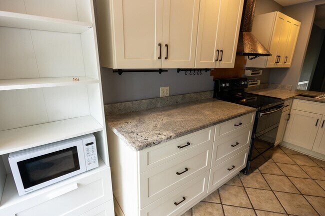 Building Photo - 1473 S Mariners Pointe