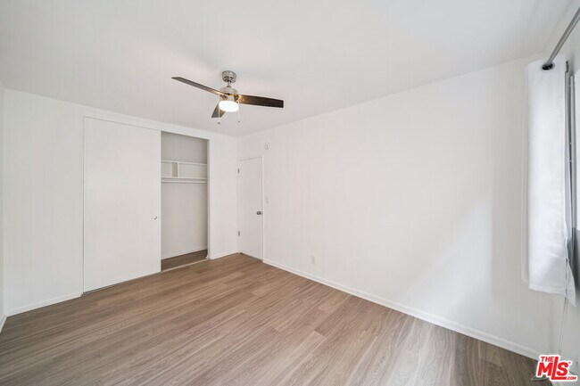 Building Photo - 217 S Carondelet St