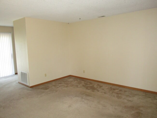Building Photo - NEW LISTING! 2 Bedroom Duplex in Albion!!!