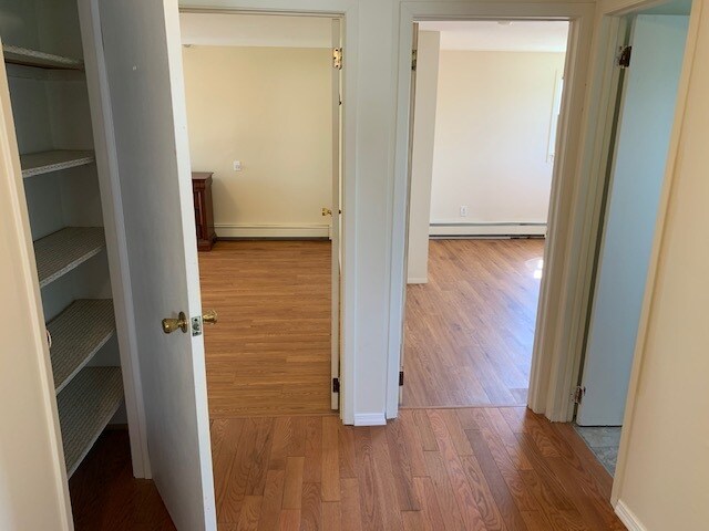 Hall looking into bedrooms - 118 Brighton Way