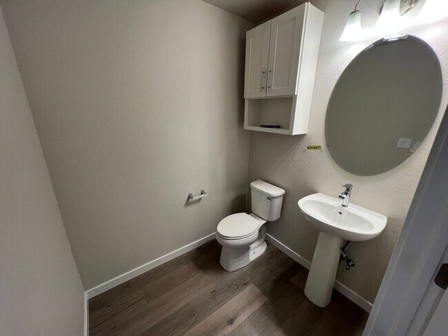 Building Photo - Modern 3 Bed 3 Bath Townhome off of N Carefree and Tutt!!! **Built in 2023**