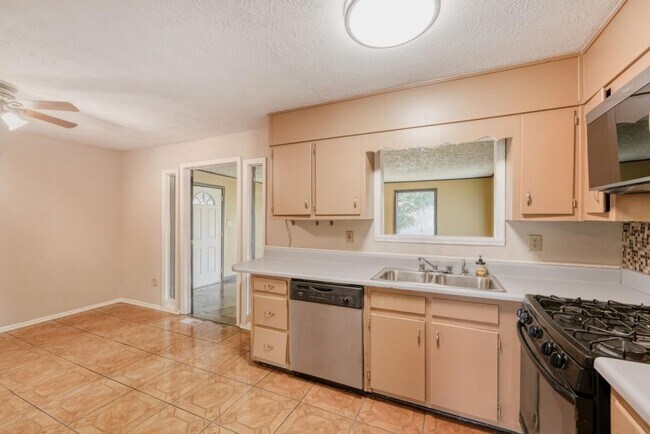 Building Photo - 3160 Kipling Dr