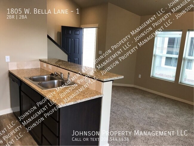 Building Photo - 1805 W Bella Ln