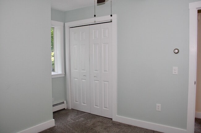 Building Photo - 202 N Ridge Run