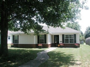 Building Photo - Beautiful 3-bedroom 2 bath Home in Fayette...