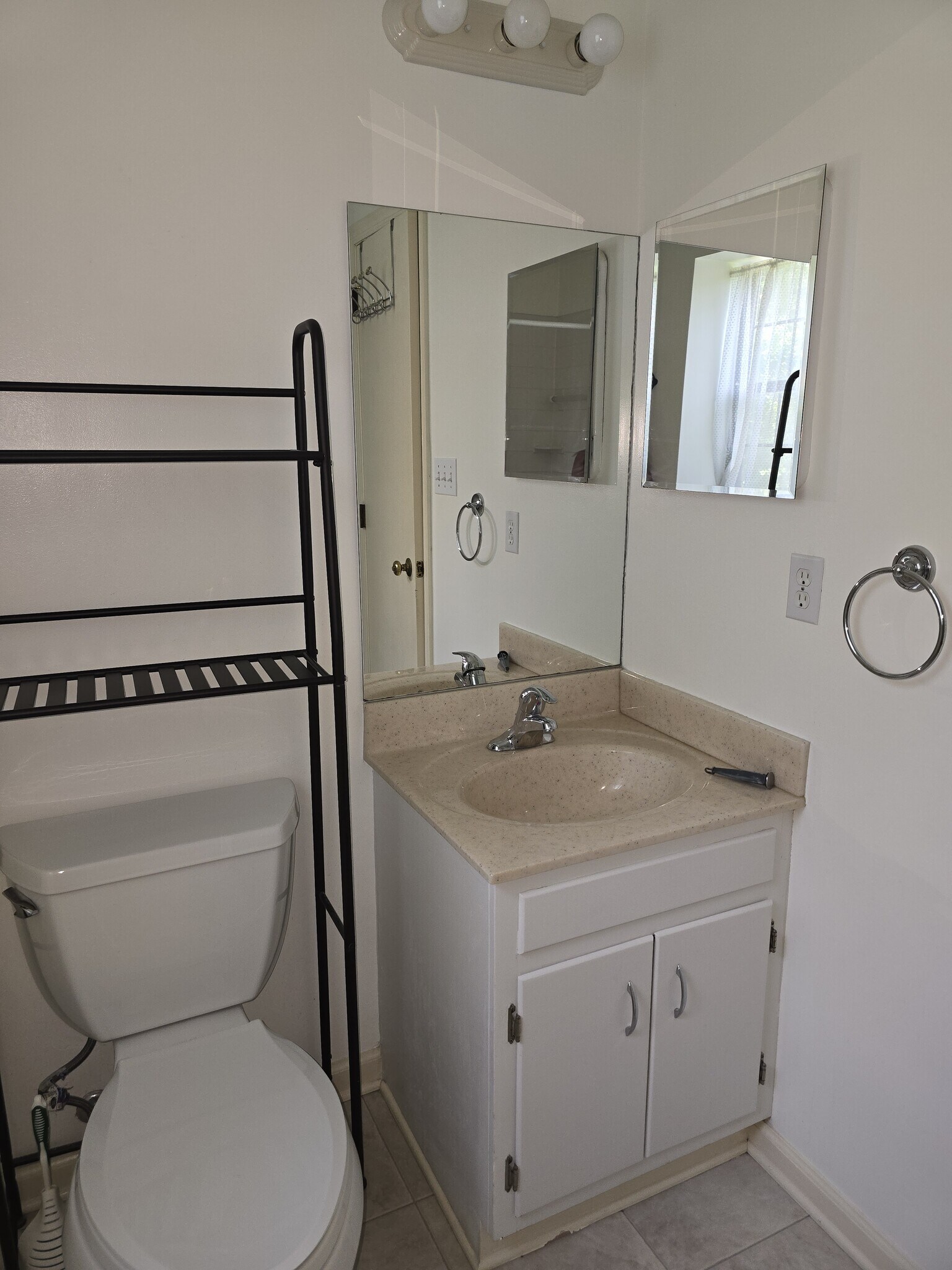 2nd floor bath - 176 Primrose Dr