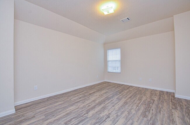 Building Photo - 24226 Ravenna Oaks Ct