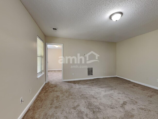 Building Photo - 2901 Horseshoe Bend Rd SW