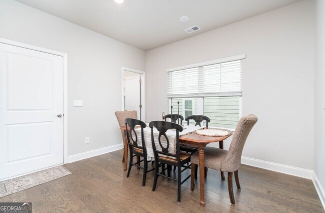 Building Photo - 831 Corsiglia Farm