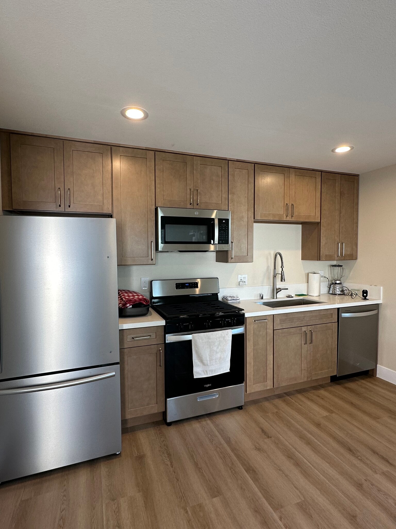 Building Photo - 16656 Ross Ln