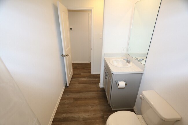 Building Photo - 24808 Sugar Pine Cone St