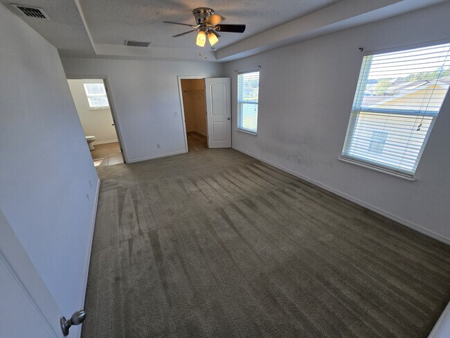 Building Photo - 127 Cedar Cir Dr