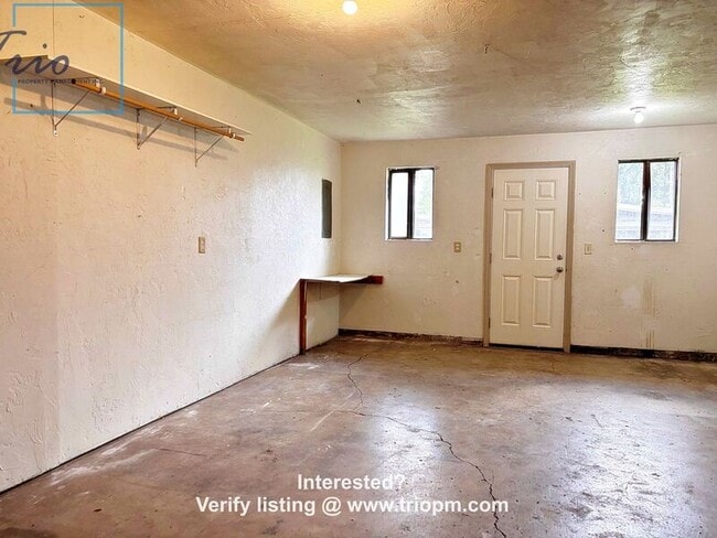 Building Photo - 2577 L St