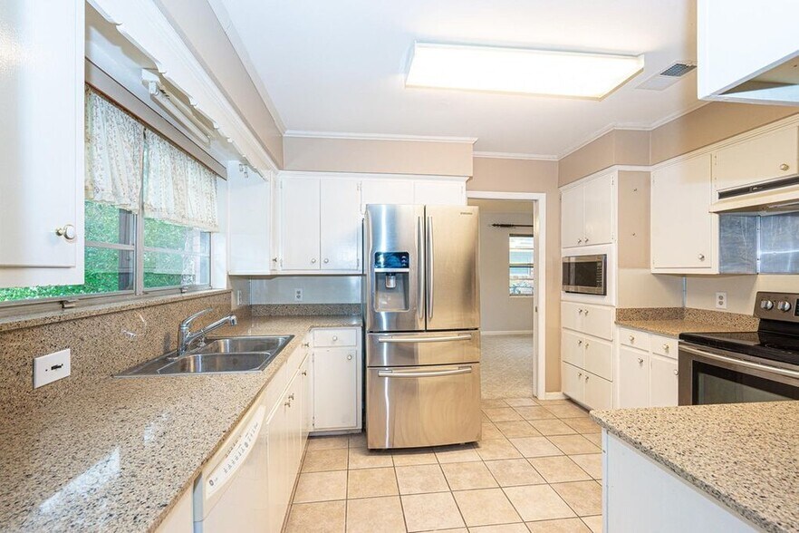Kitchen East - 722 Revere Ave
