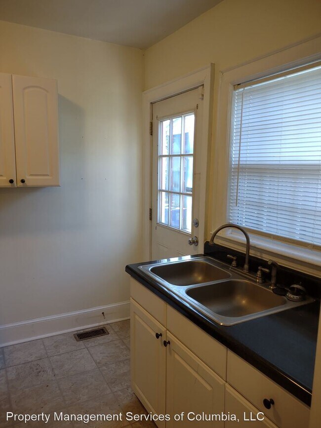 Building Photo - 2 br, 2 bath House - 605 South Waccamaw