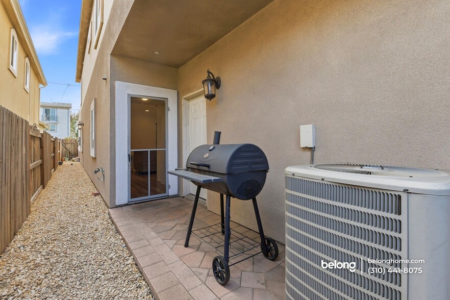 Building Photo - 6016 Fair Ave