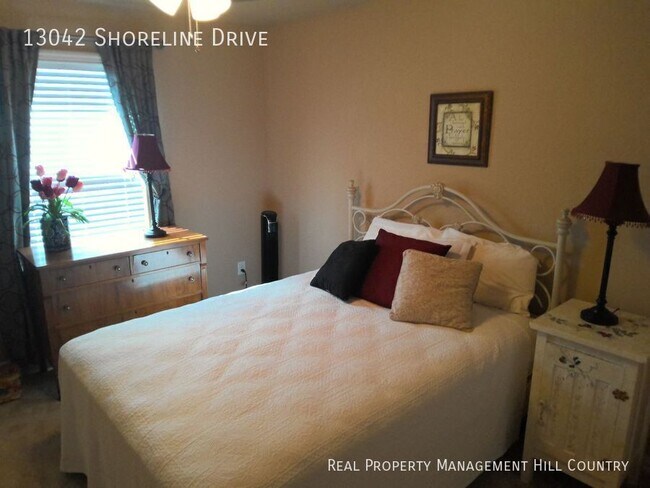 Building Photo - 13042 Shoreline Dr