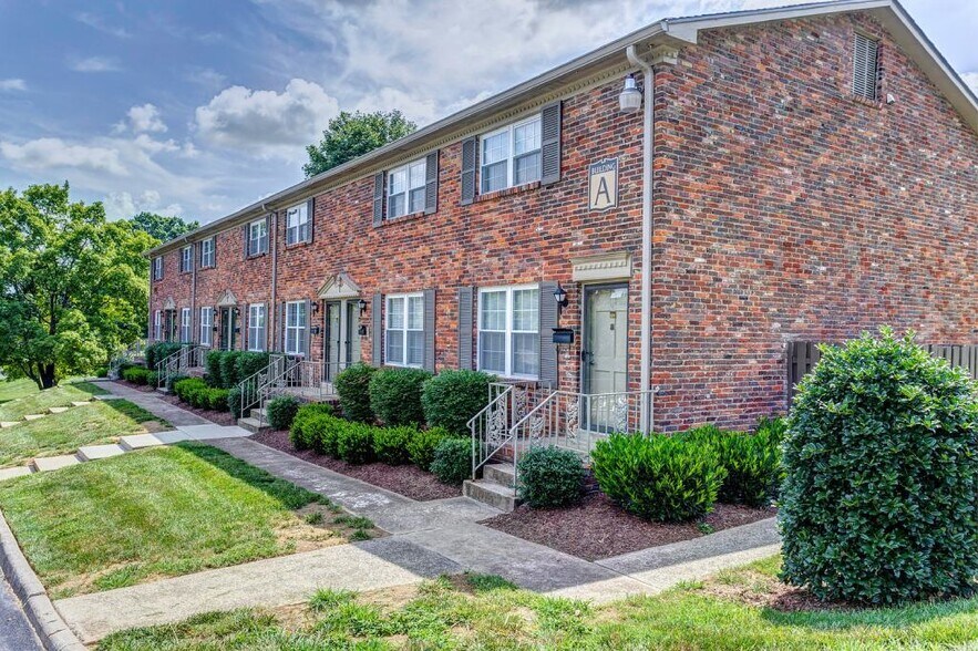 Jamestown Apartments 400 Adamwood Dr Nashville TN 37211 Apartment Finder