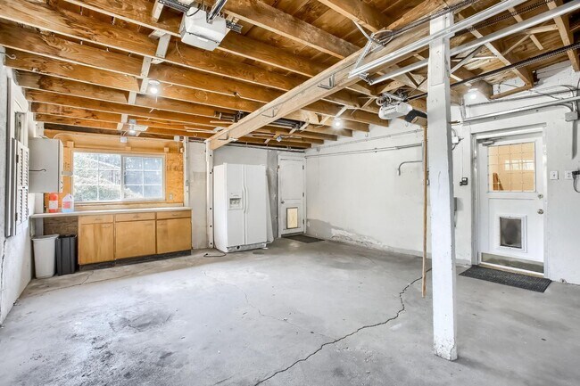 Building Photo - 3 Bedroom single family home in Denver