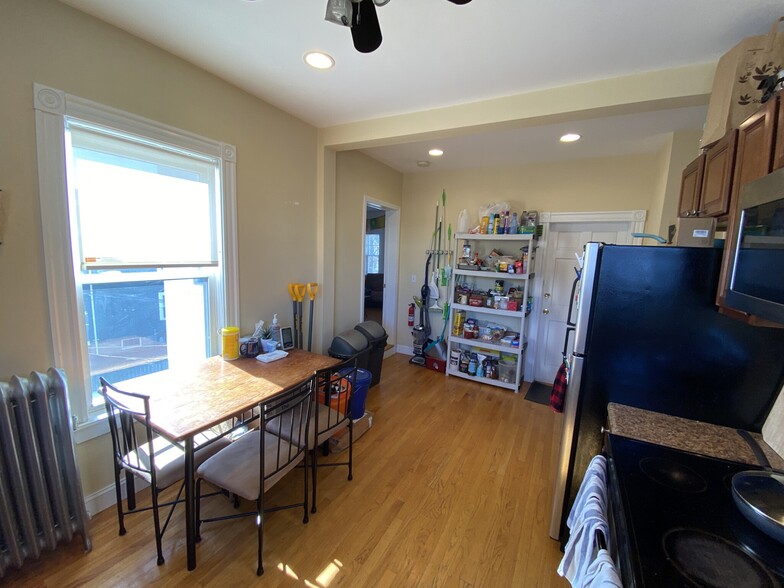 Building Photo - 39 Gorham St