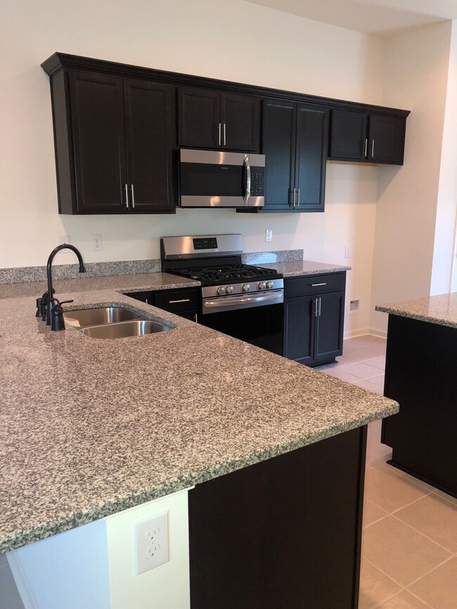 Building Photo - WATER FRONT PROPERTY! BEAUTIFUL 3BD/2BA HOME!