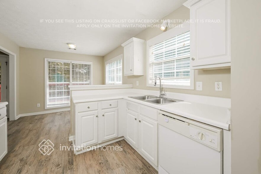 Building Photo - 1661 Hampton Walk Dr NE