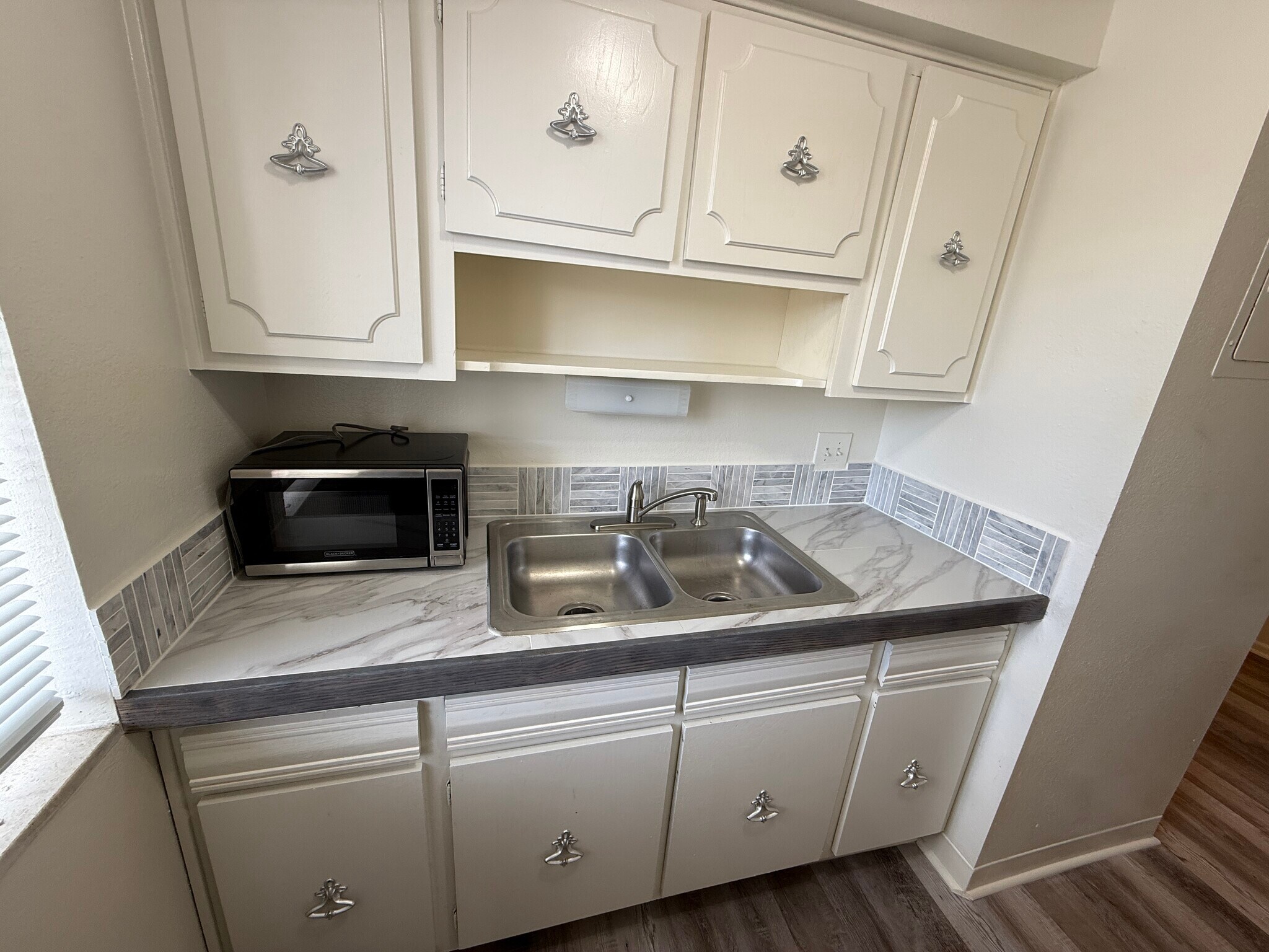 Building Photo - 1424 11th Ave