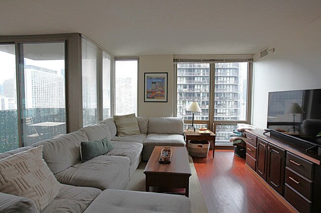 Building Photo - 2 E Erie St