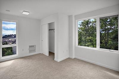 Building Photo - INDUSTRIAL-STYLE QUEEN ANNE TOWNHOUSE WITH...