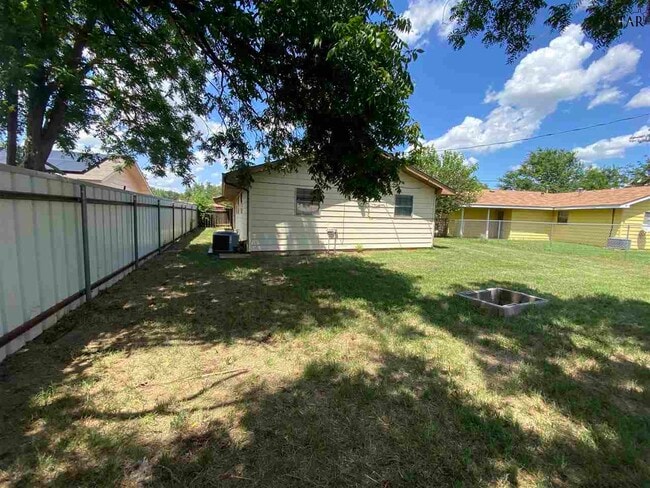Building Photo - 4133 Moffett Ave