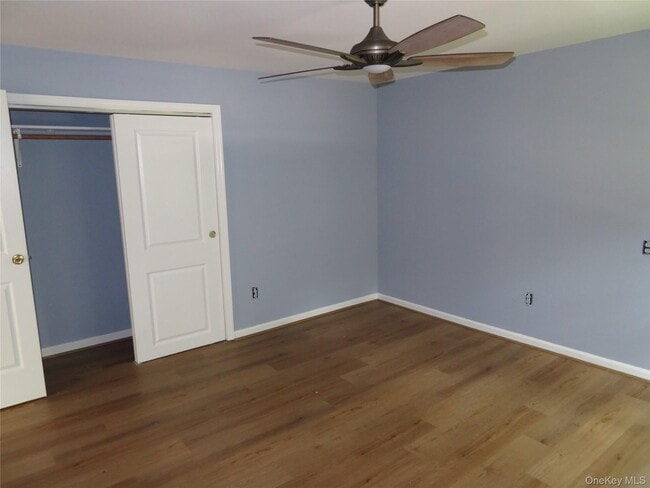 Building Photo - 329 Strawtown Rd