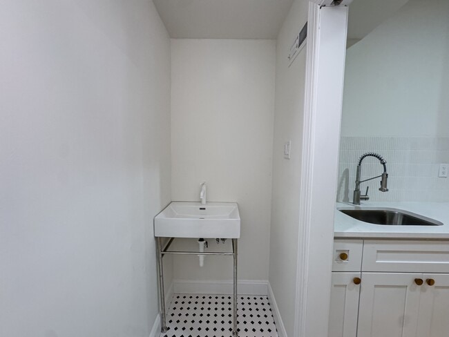 Building Photo - 536 N 19th St