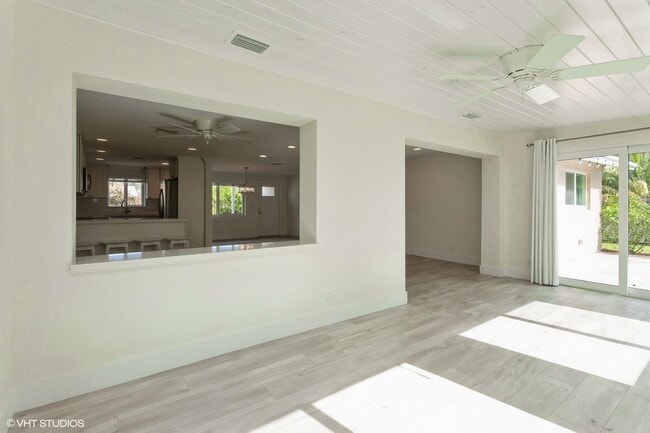 Building Photo - 1615 Venus Ave