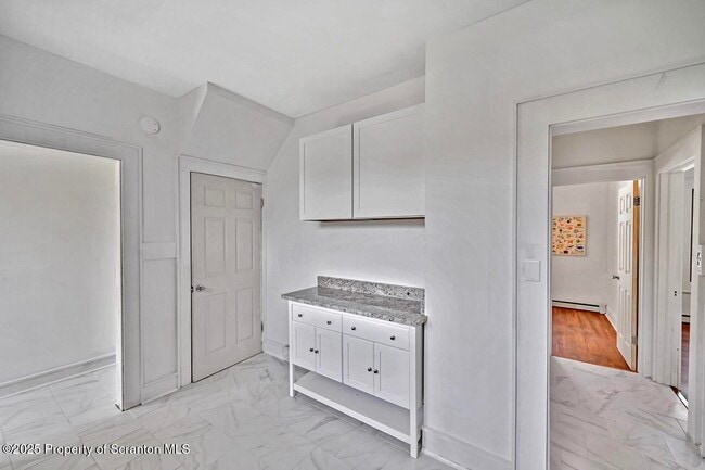 Building Photo - 309 Park Ave