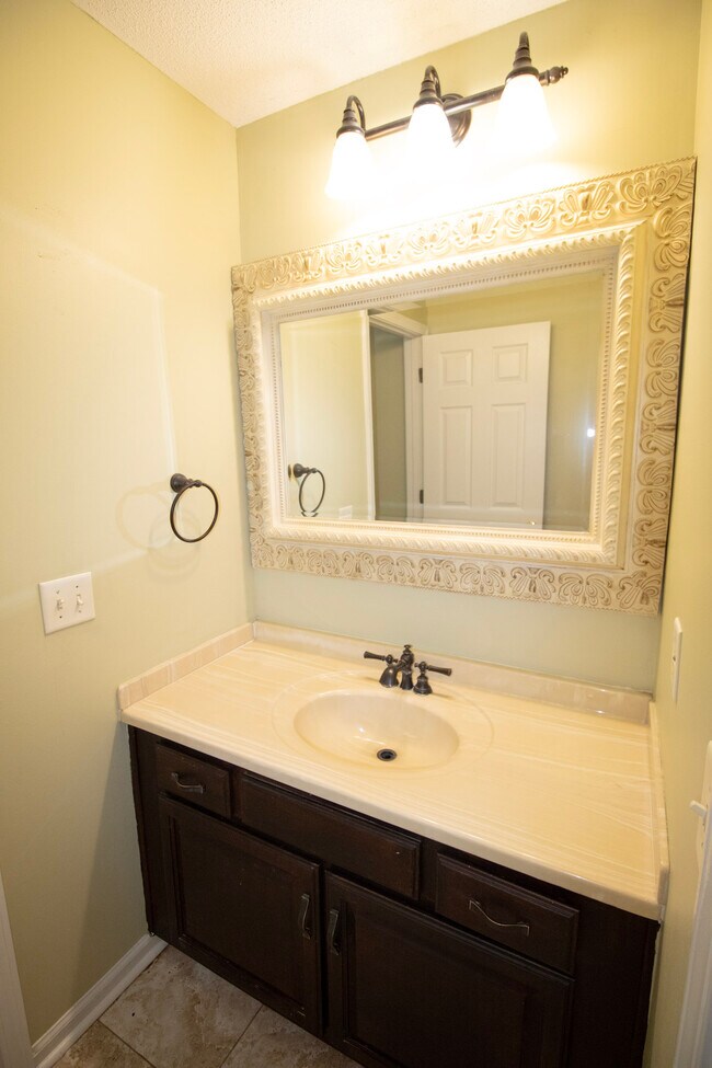 Building Photo - 1103 Wigwam Ct