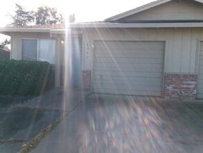 Building Photo - 9404