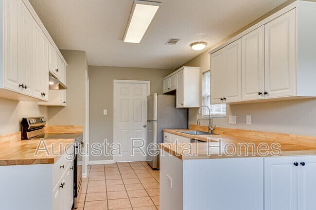 Building Photo - 4416 Hatteras Dr