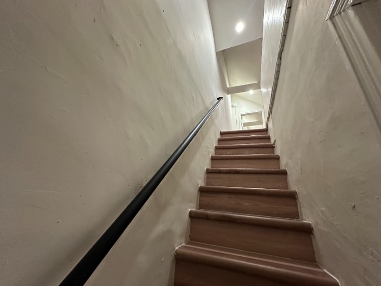 Building Photo - 148 S 17th St