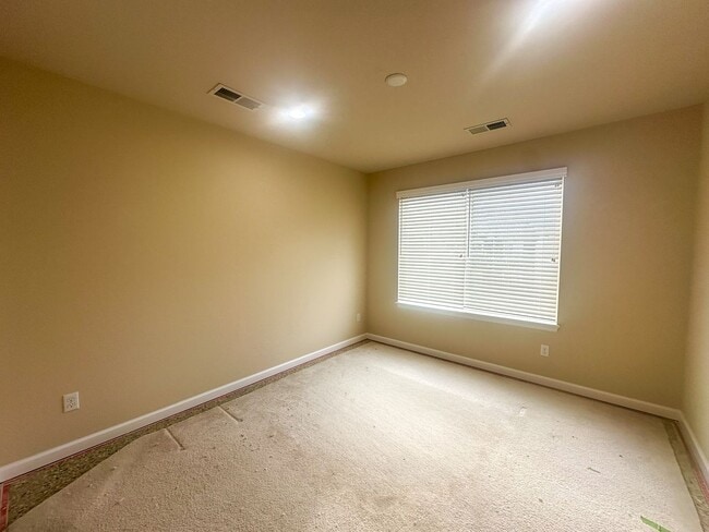 Building Photo - The price can't be beat!