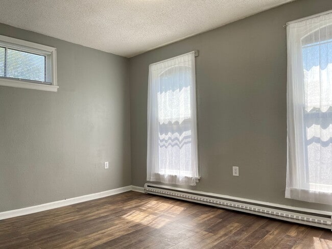 Building Photo - 1021 Hudson Rd