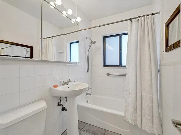 Building Photo - 1632 NE 17th Ave