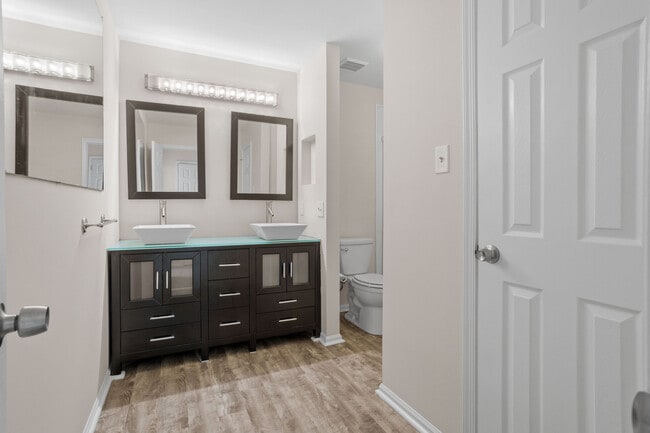 Building Photo - 101 Stoneham Dr