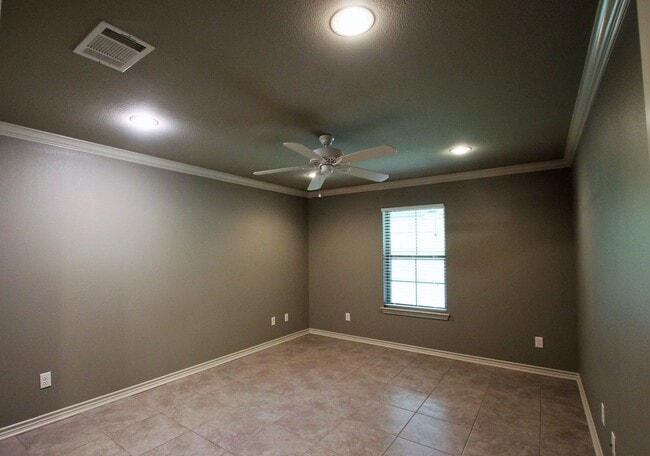 Building Photo - 6335 Villa Rosa Way