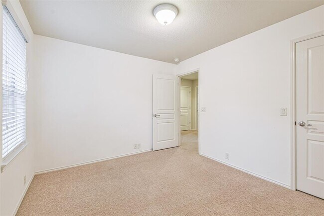 Building Photo - 2 Tidwillow Pl